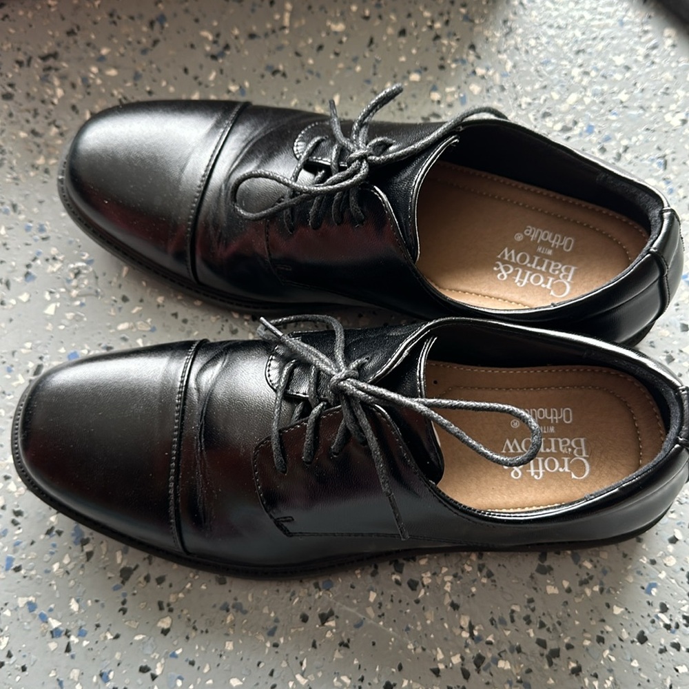 Croft & Barrow mens dress shoes; size 8